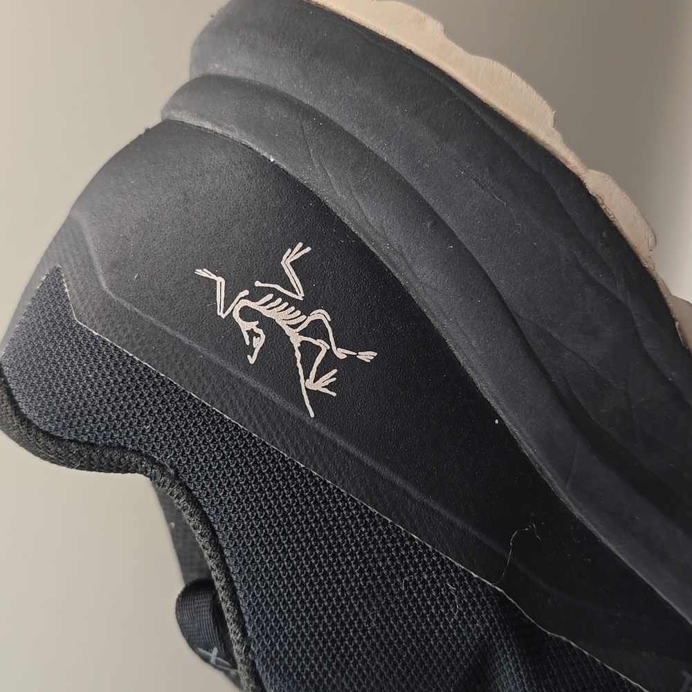 ●SOLD●Arc'teryx Aerios FL Gore-Tex Shoes Men's 7.5 Black Low-Top Outdoors 225389 - Picture 9 of 11